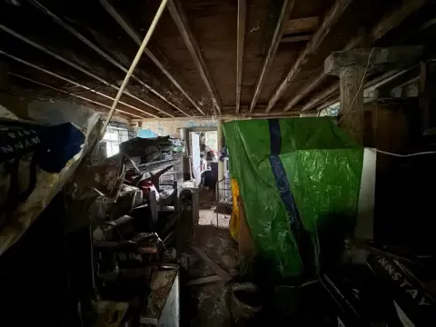 Home Filled of Debris Goes to Auction at £38k