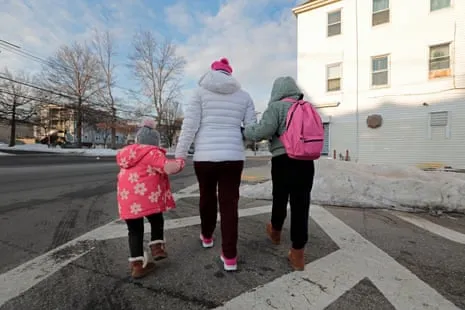Courts Decide Opposing White House on Removing Central American Minors and Venezuelan Nationals