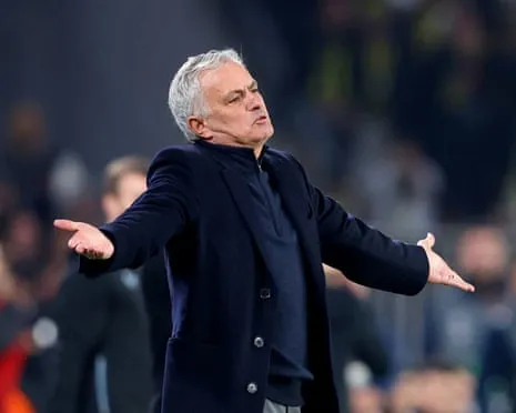 SL Benfica Pursuing Negotiations to Appoint Mourinho Post Sacking of Former Manager