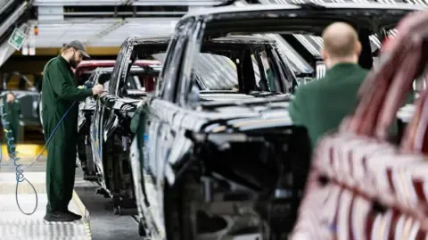 Jaguar Land Rover Supply Chain Staff Allegedly Told to Apply for Universal Credit, Union States