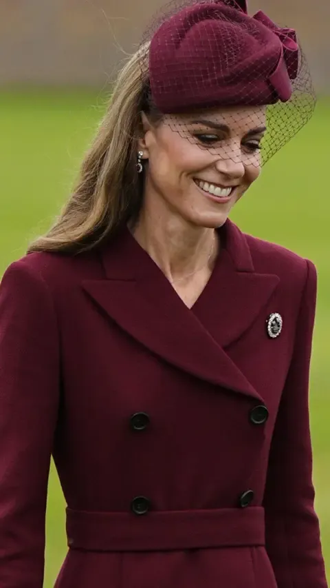 The First Lady’s Headpiece, Kate’s Feather Brooch and Additional Standout Outfits So Far
